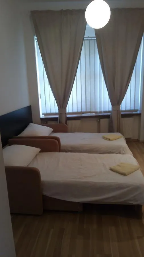 فندق إيما بينزيون براغ 3*,
